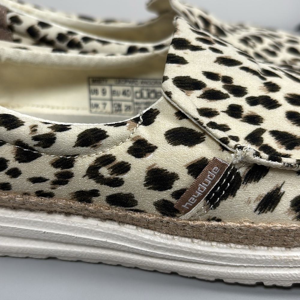 Hey Dude Buckle Exclusive Misty Leopard Angora Women's Slip-On Shoes Sz. 9 - Picture 3 of 9